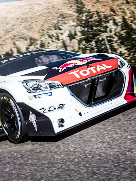 Loeb destroza el récord de Pikes Peak.