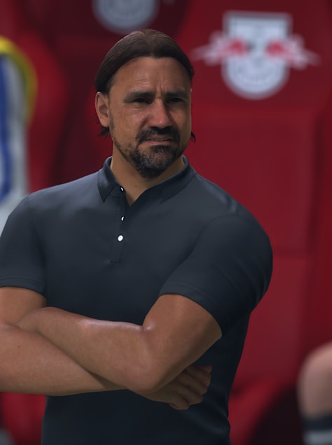 Leeds-Coach Daniel Farke beobachtet in EA FC 27 das Match.