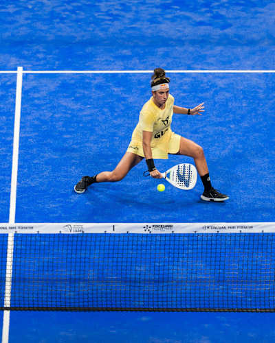 Beatriz González and Claudia Fernandez show skill and power at Ooredoo Qatar Major Premier Padel in Doha, Qatar, as they compete on the blue padel court in April 2025