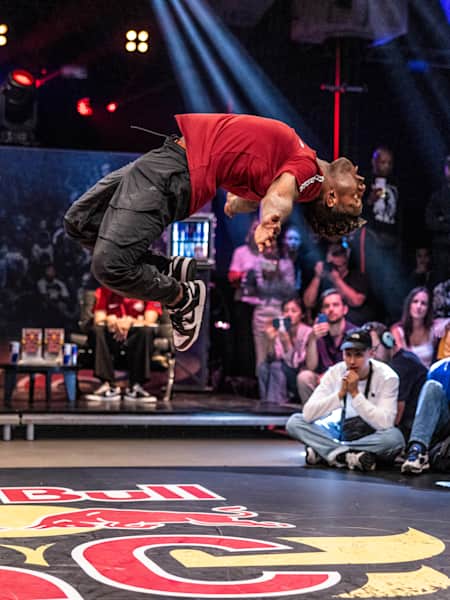 B-boy Kid Colombia in actie tijdens de Red Bull BC One Cypher Holland