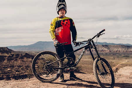 Le rider Kyle Strait et son VTT descente Supreme DH de Commencal au Red Bull Rampage 2016.