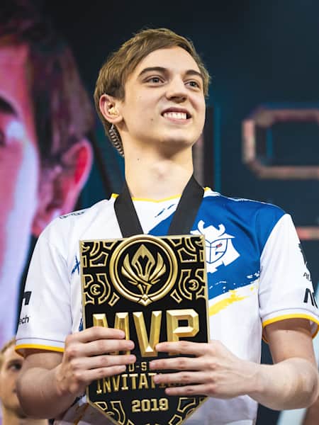 Behind Rasmus Caps Winther s pentakill at MSI 2019