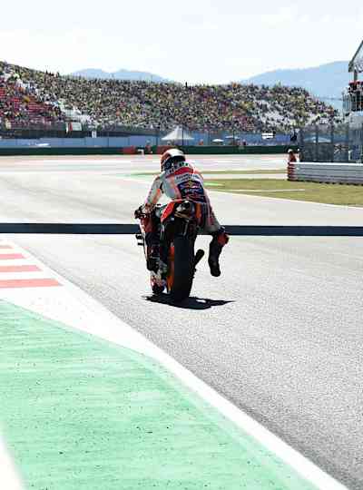 重磅消息 Motogp 3座世界冠军车手jorge Lorenzo 宣布退役