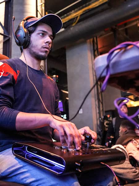 Arslan Ash competes in TEKKEN 7 at OS NYC in New York