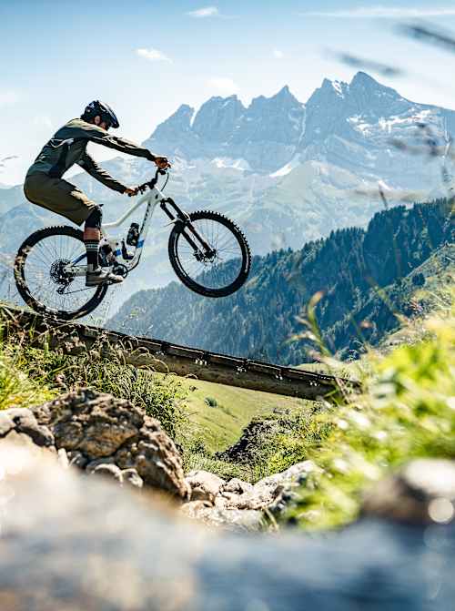 Enduro-Fahrradfahren in der Region Dents du midi