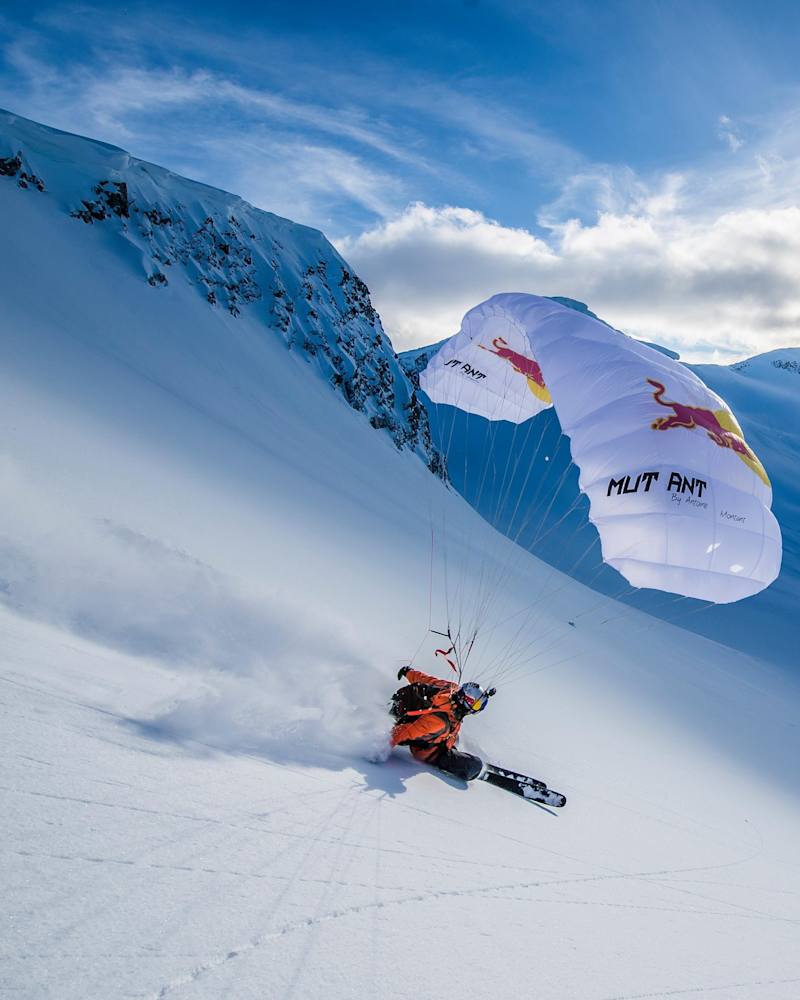 月之线: Valentin Delluc 夜光滑翔伞冰川飞跃