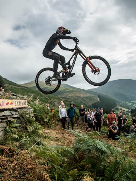Red Bull Hardline 2022 MTB race report and videos