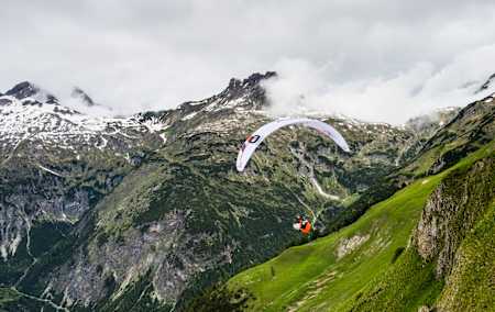 Die ersten Athleten werden den Mont Blanc sehr bald erreichen.