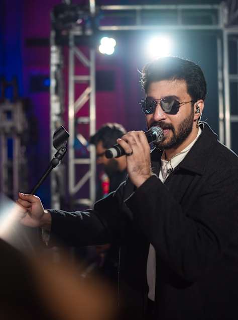 Abdul Hannan performing at Red Bull Off The Roof Lahore