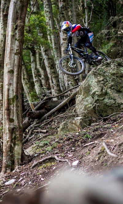 Loïc Bruni en el Skyline Bike Park de Queenstown
