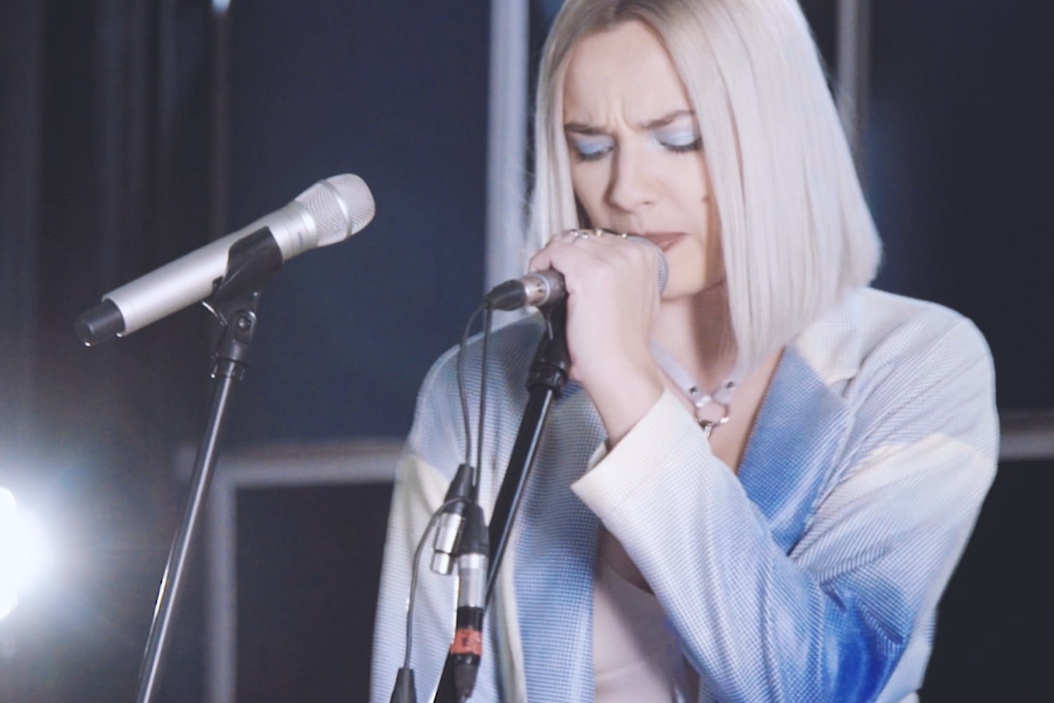 Natalia Nykiel Stripped Sessions Kokosanki Natalia nykiel byla jedna z najwiekszych gwiazd podczas sylwestra w warszawie, organizowanego przez tvn. red bull