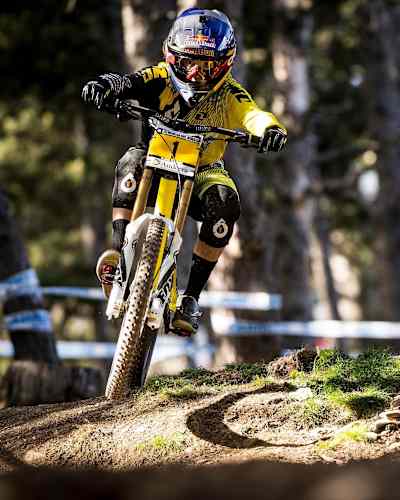 Rachel Atherton in action at the Vallnord round of the UCI World Cup in 2013