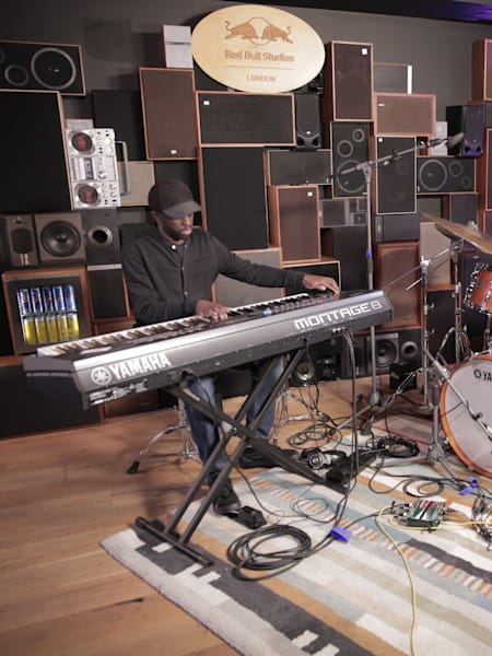 Watch Alfa Mist perform with the Yamaha Montage8 alongside Yussef Dayes at Red Bull Studios in London, England.