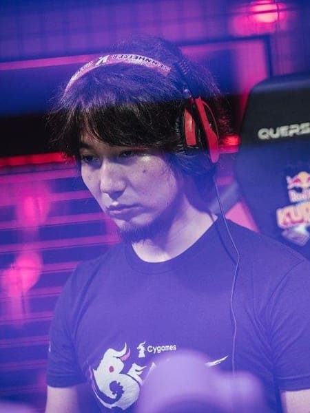 Daigo 'The Beast' Umehara competing at Red Bull Kumite 2017.