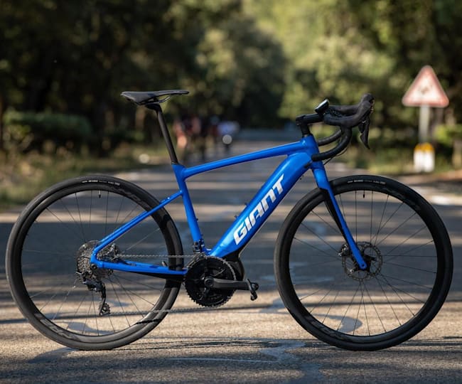 changing gears on a giant road bike