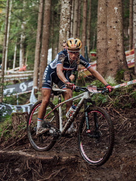 La cycliste française Pauline Ferrand-Prévot, ici à la Coupe du monde UCI à Leogang, raconte son parcours championne du monde de cyclisme sur route, de cyclo-cross et de VTT cross-country.
