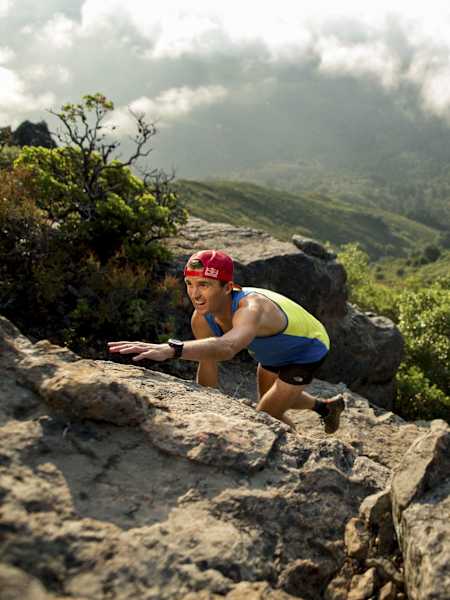 El ultrarunner Dylan Bowman corre por el Monte Tamalpais en Marin, EEUU, el 18 de agosto de 2016.
