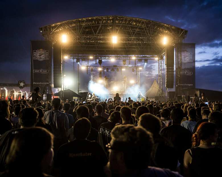 This Amity Neustart Mit Silhouettes