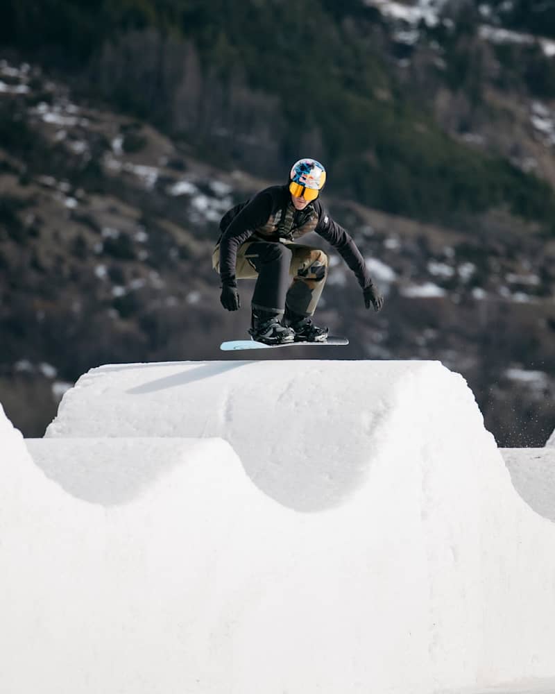 jeremy jones r.e.d snowboard Trailer for Jeremy Jones' snowboard movie Higher