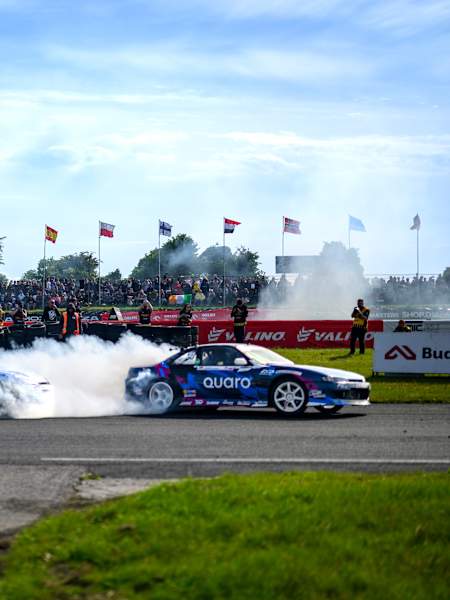 Z przodu Paweł Korpuliński - Red Bull Drift Masters Irlandia
