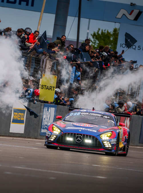 Le pilote automobile espagnol Dani Juncadella en action aux 24h du Mans.