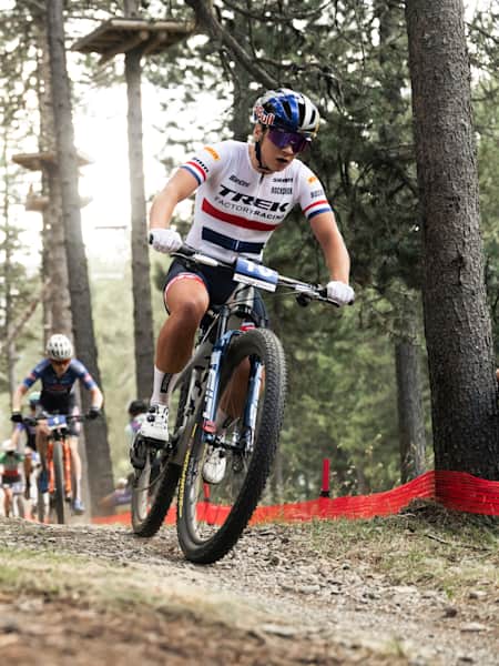 Evie Richards performs at UCI XCC World Cup in Pal Arinsal, Andorra on August 25, 2023