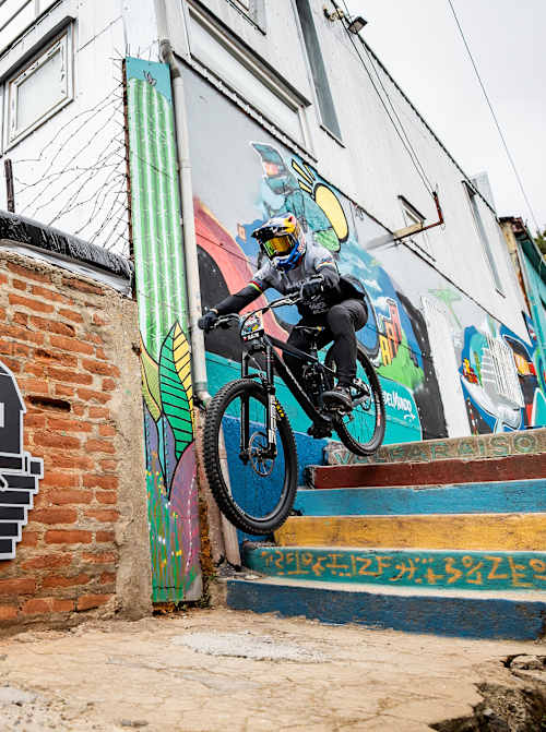 Tomáš Slavík během Red Bull Valparaiso Cerro Abajo ve Valparaisu v Chile 3. března 2024.