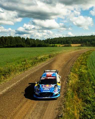 Pierre-Louis Loubet y su copiloto Nicolas Gilsoul durante el Rally de Finlandia en Jyväskylä el 5 de agosto de 2023