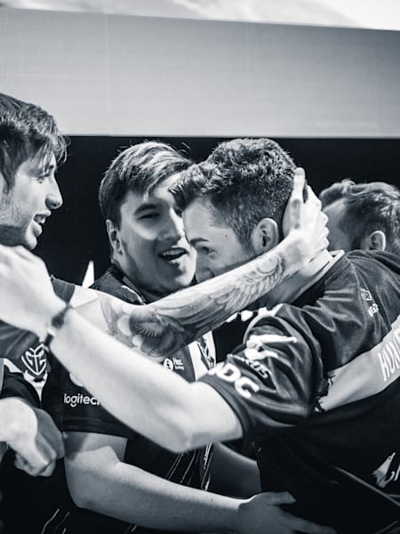 Image of huNter-, front right, celebrating with G2