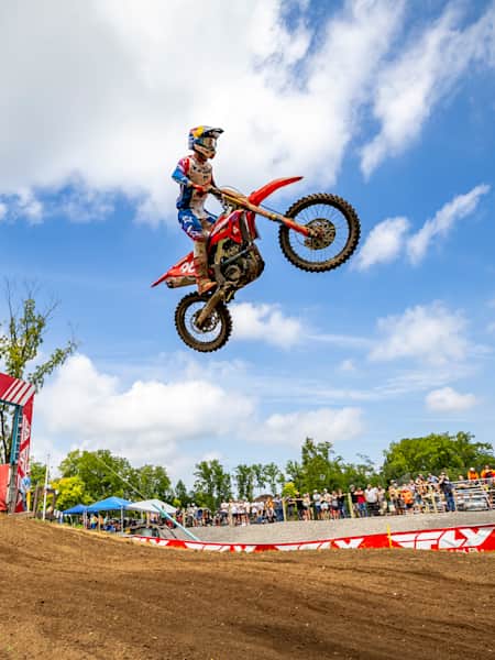 Full suspension dirt bike top