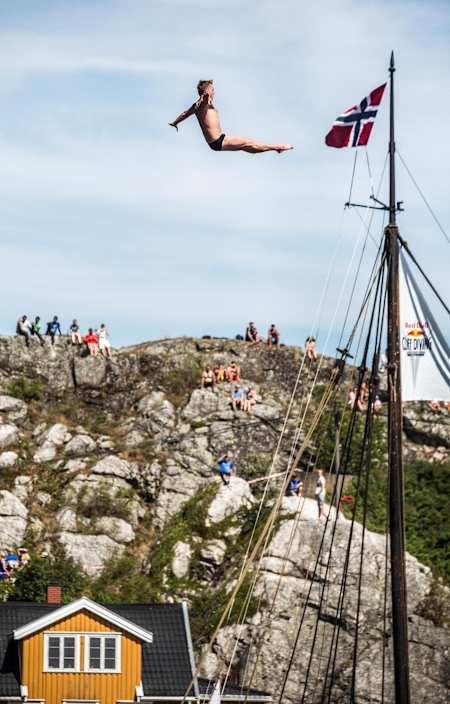 Få steder kan måle seg med Kragerø om sommeren, her fra Cliff Diving i 2014