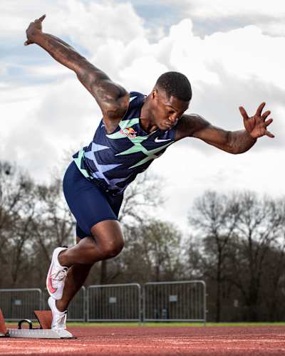 Elijah Hall trains in Houston, Texas