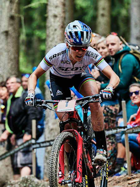 Kate Courtney racing at the Nove Mesto UCI XCO
