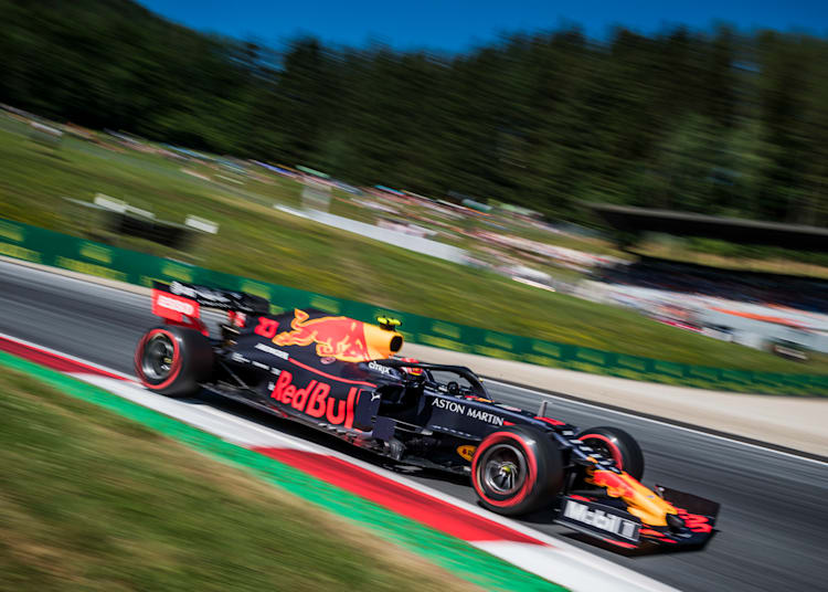 Die 5 Spektakularsten Nachtrennen Im Motorsport