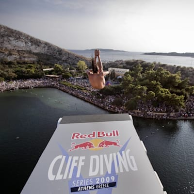 Orlando Duque spins from the platform