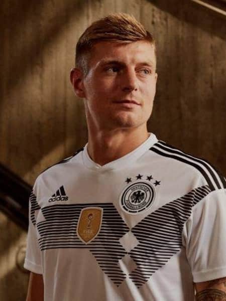Cinco camisetas de selecciones que est n