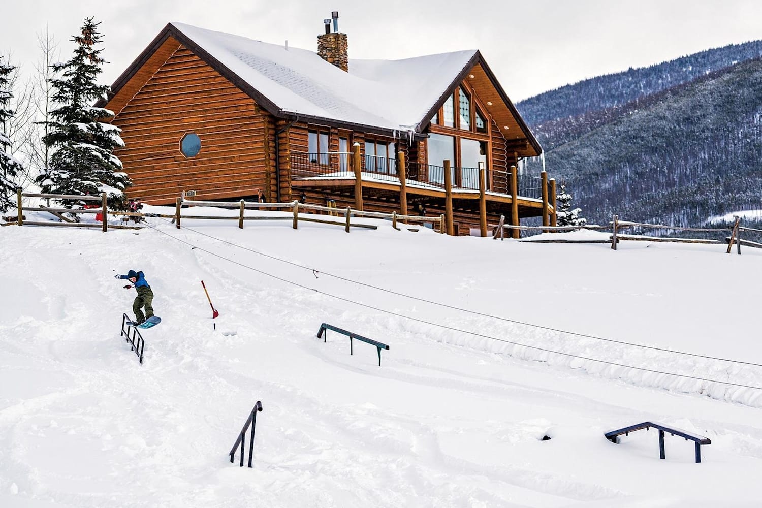 El snowpark casero en el patio de Red Gerard
