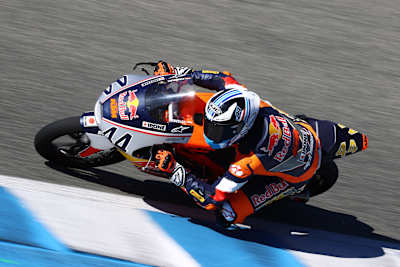 Milan Pawelec racing at the Rookies Cup Test in Jerez 2024