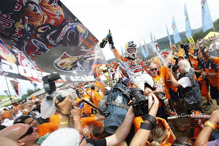 Jeffrey Herlings becomes the MX2 Motocross World Championship in 2013.