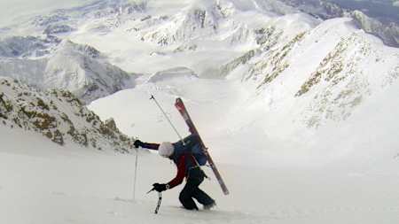 Kilian Jornet hiking up the McKinley mountain