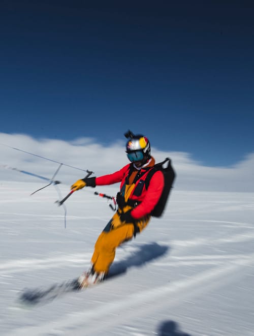 Tom de Dorlodot snowkiting in Norway
