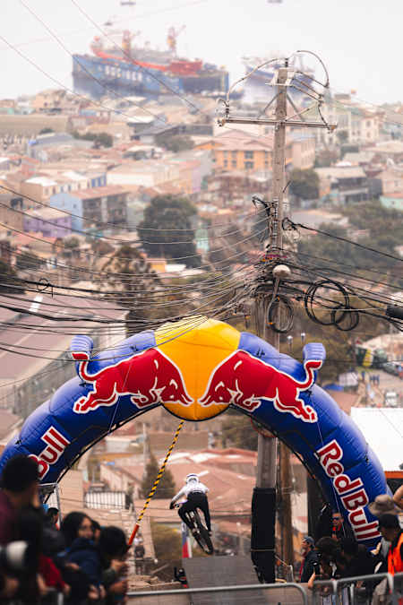 Lucas Borba rides through the vibrant streets during Red Bull Valparaíso Cerro Abajo 2025 in Chile, thrilling the crowd with his incredible skills