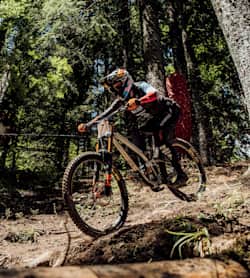 Women's downhill mountain bike champion 2025