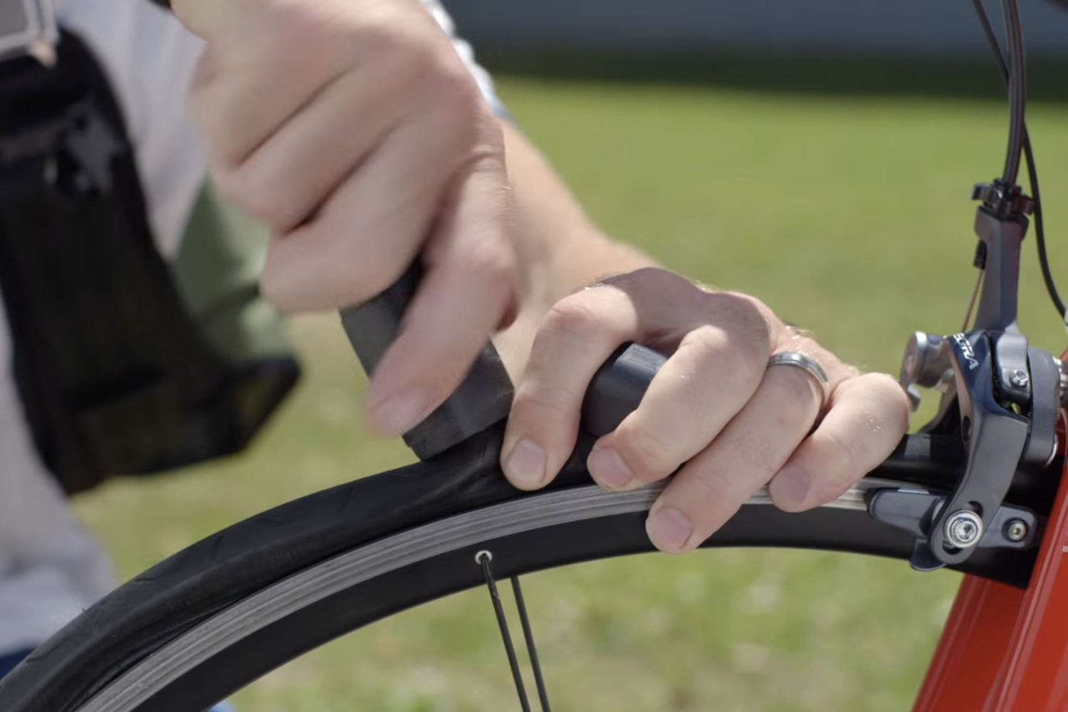 Come riparare una gomma bucata in modo rapido