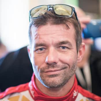 Sébastien Loeb participa en el Rally Dakar y en WRX.