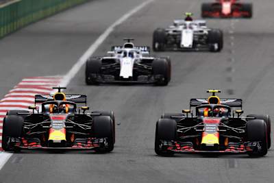 Les pilotes Red Bull Racing Daniel Ricciardo et Max Verstappen au Grand Prix de F1 d'Azerbaijan.