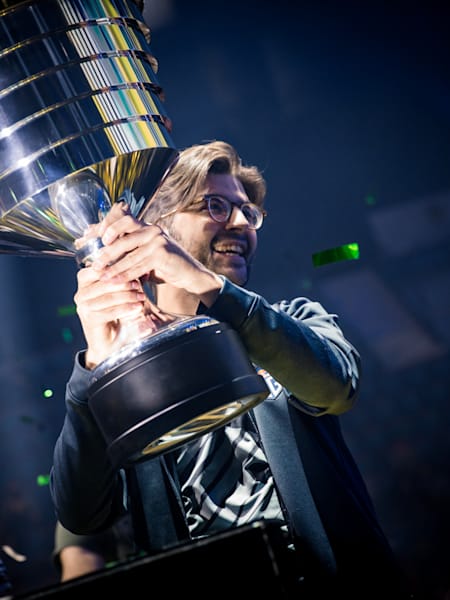 Sébastien 'Ceb' Debs raises the trophy at ESL One Stockholm 2022