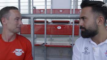 Cihan zu Besuch in der RB Leipzig Akademie