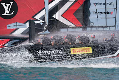 The sailors are hit by a wall of water in race 5