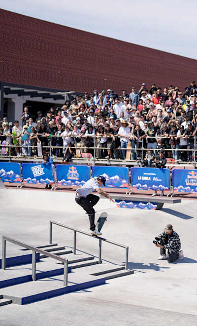 Portugal's technician letting them know in Santiago on the Drop-In Tour